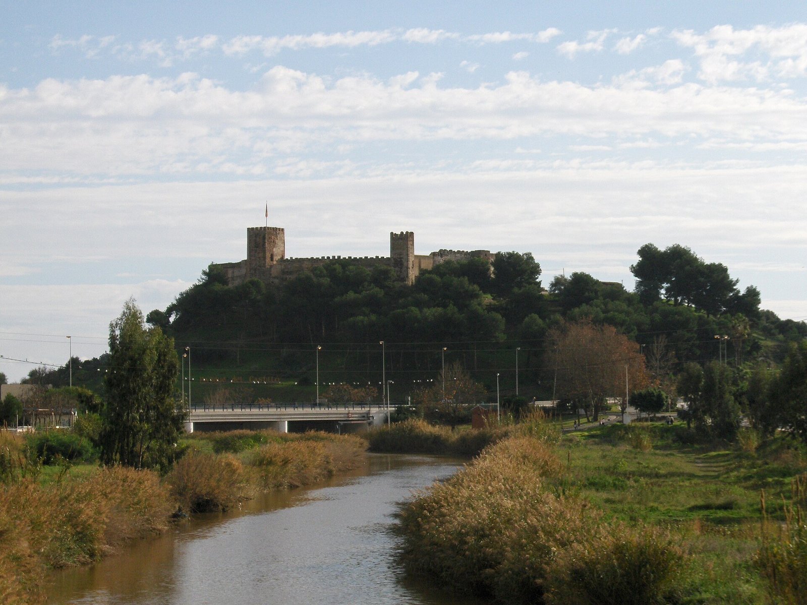 Castillo Sohail y paisaje urbano de Fuengirola